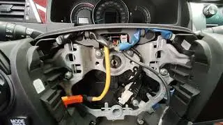 как снять руль Toyota Camry 50