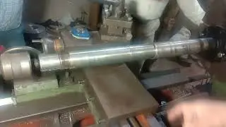 Testing of shaft balancing. On lathe machine