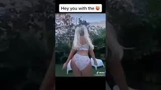 Огромная попа. Huge butt
