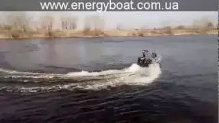 Лодка каячного типа, Harpoon-360 от Energy. Просто, летает на Suzuki DF6.