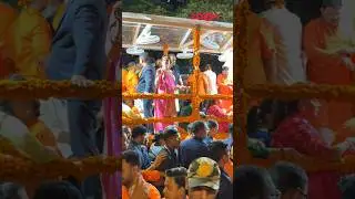 Nita Ambani DISTRIBUTES sweets to the people in Ganpati visarjan ✨ #nitaambani #shorts