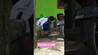 kasian si ade muntah sampe segitu nya .musim penyakit