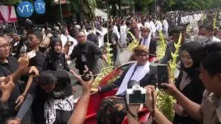 Peringati Hari Tari Dunia, Sandiaga Uno dan Gibran Rakabuming Menari Bersama 700 Penari Solo