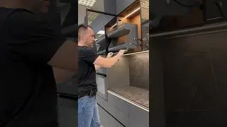 С этим механизмом вы сможете на 100% использовать верхний ярус кухни #kitchen #дизайнинтерьера
