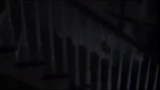 Zombie falls from the stairs Walking dead s08e13