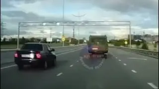 Последние мгновенья жизни молодого водителя