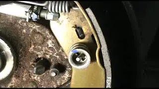 100% Супер приспособа на Peugeot 301 для  замены тормозных колодок, как подтянуть ручник.