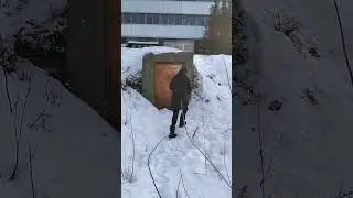 Нашли залаз в Бомбарь | Местные гуляем по местности