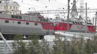 Манёвры электровозов ЧС7-259 и ЭП2К в депо ТЧЭ-8, СПб / Maneuvers of ellocs ChS7-259 and EP2K, SPb