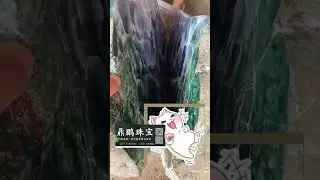 广东小伙云南旅游买下一块68公斤翡翠原石，不听劝，非要切，谁知一刀切出蛛网裂 #翡翠原石 #緬甸翡翠 #翡翠原石直播 #玉 #翡翠赌石 #jade