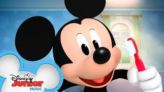 Brush to the Beat 🦷| Music Video | Learn to Brush Your Teeth | Mickey Mornings | Disney Junior