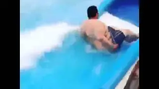 Gordito en el agua