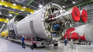 How They Build Gigantic Space Rockets in the US