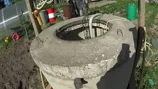 копайте сразу нормально колодец и не надо будет чистить