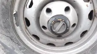 Как поменять колесо на УАЗе