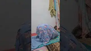 Tasya sedang sallat tapi begitu papa datang malah ketawa sendiri