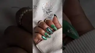 Emerald Monarch 💚🦋 #pressonnails