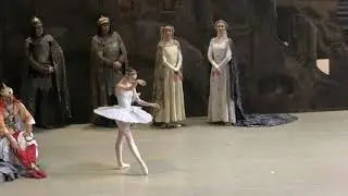 18/12/19 Alexandra Khiteyeva debut Variation of Clemence