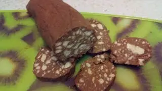 Sweet sausage from cookies and boiled condensed milk