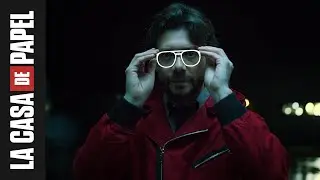 Money Heist | The Professor adjusting his glasses | Netflix