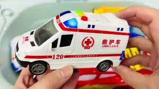 救急車のミニカー走る！緊急走行テスト。坂道走る☆Ambulance minicar runs in an emergency! Slope driving test
