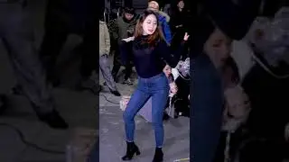 Jeong In JeongIn Clock'Short Skirt Miniskirt AOA' 4K 60P fancam @ Hongdae Busking