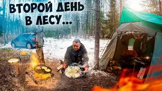 Отдых с палатками//Готовим на костре ПЛОВ, ОЛАДЬИ и ЯИЧНИЦУ Часть 2
