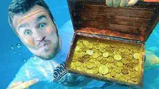 КТО ДОСТАНЕТ БОЛЬШЕ ВСЕГО МОНЕТ СО ДНА БАССЕЙНА, ЗАБЕРЁТ ИХ!