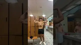 17 years old / Teen bodybuilder / showing his pumped muscle 