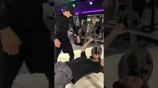 Тот самый пацан в зале которого бросила девушка