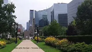 Walking around Toronto - canada  (university of toronto, Eaton centre & dundas square)