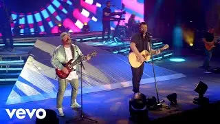 Chris Young, Mitchell Tenpenny - At the End of a Bar (Live Performance)