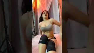 Crazy kiya re hot girl dance 