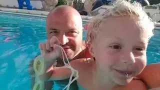 Learn colors Russian English language Balloons in pool For Children Kids