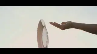 Rozbití talíře...