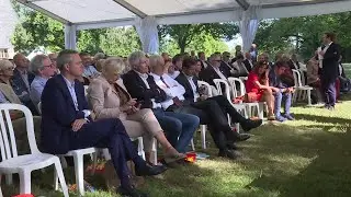 Dans lEure, Hervé Morin convie le maire de Cannes David Lisnard pour la fête de la pomme