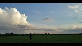 Calm flying with the Armsoar Deviant 1m DLG