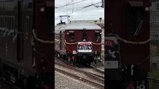 Red Rattler Set F1 “The Santa Train” Passing Redfern #shorts