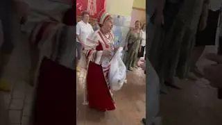 И Людмила Васильевна на празднике припела! #частушки #гармонь #танцы