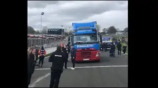 Truck Racing Grid Walk