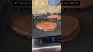 Chocolate Protein Pancakes 🥞