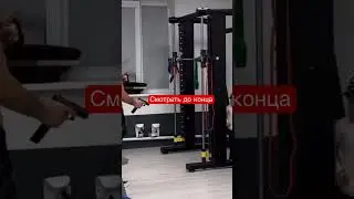 Ислам Махачев пугает Хасбика игрушечным пистолетом 