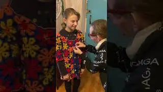 Шедевр вязания!  Адия подарила Ангелине кофточку