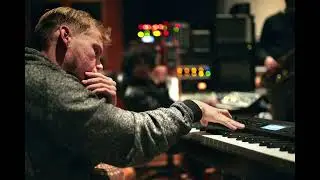 Avicii - Addicted To You 2
