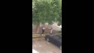 Дети кидаются камнями в авто в Подольске