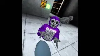 пытаюсь бегать от монстров в Scary Baboon