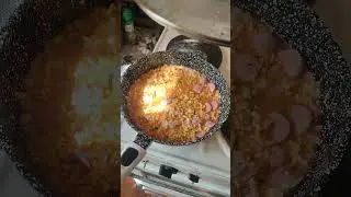 Готовим ДОШИРАК с яйцами, сосисками и соусом