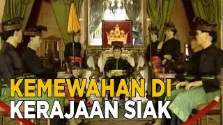 Melihat kemewahan di dalam istana kerajaan Siak | JELAJAH