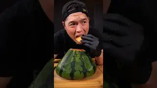 I tried a pyramid watermelon 🍉