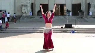 A Fabulous Hot Belly dance on public